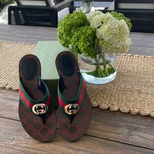 Gucci: Kika GG Web Flip Flops size 38.5